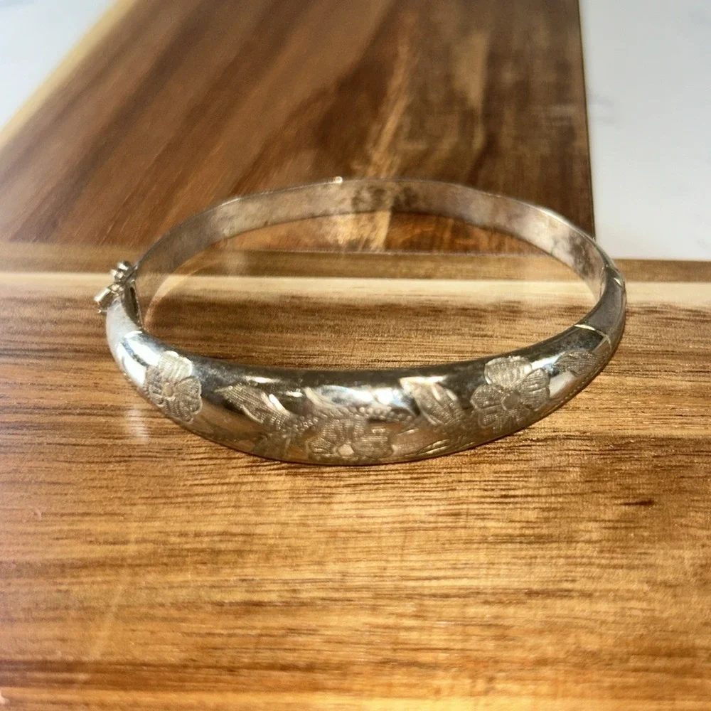 Vintage Thailand 925 Sterling Silver Etched Bangle Bracelet 7.5